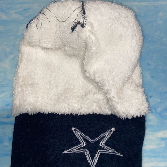 Dallas Cowboys Beanie - Picture 4 of 4